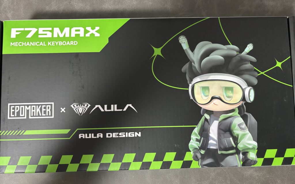 キーボードが入っている箱