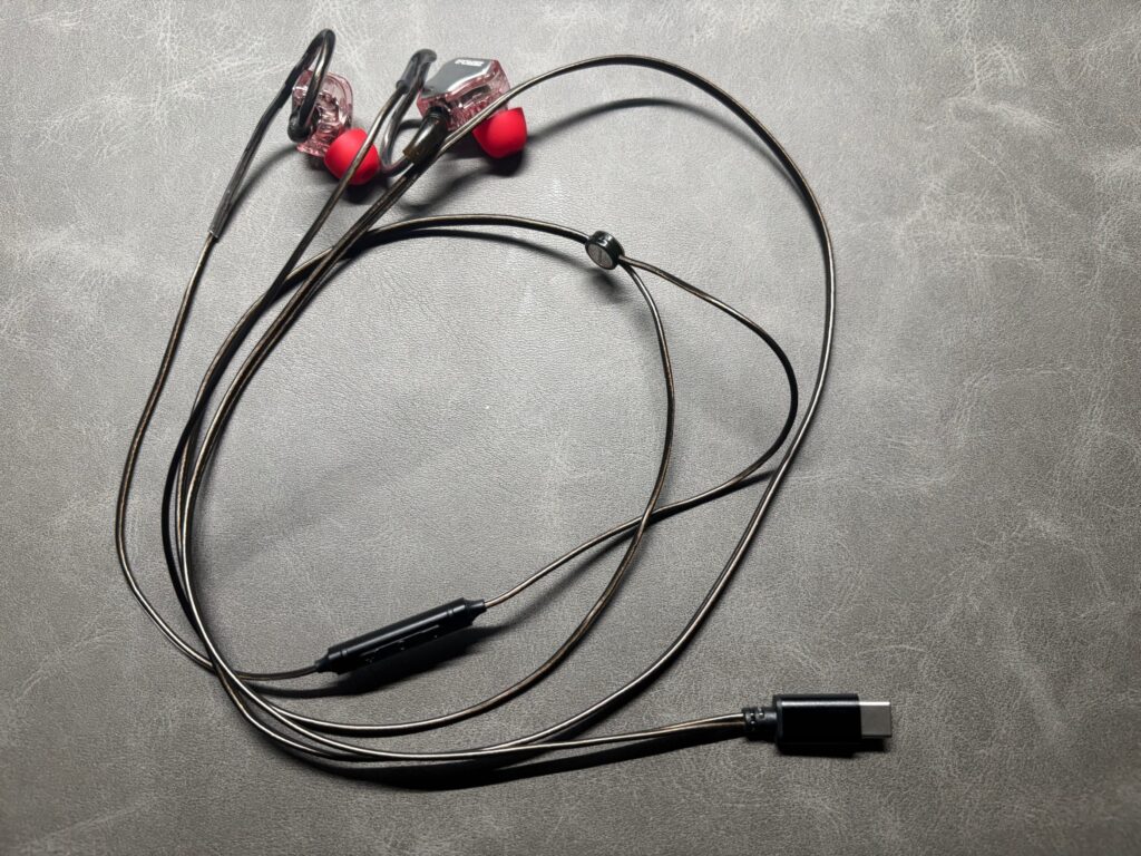 type-Cのリケーブル式イヤホン