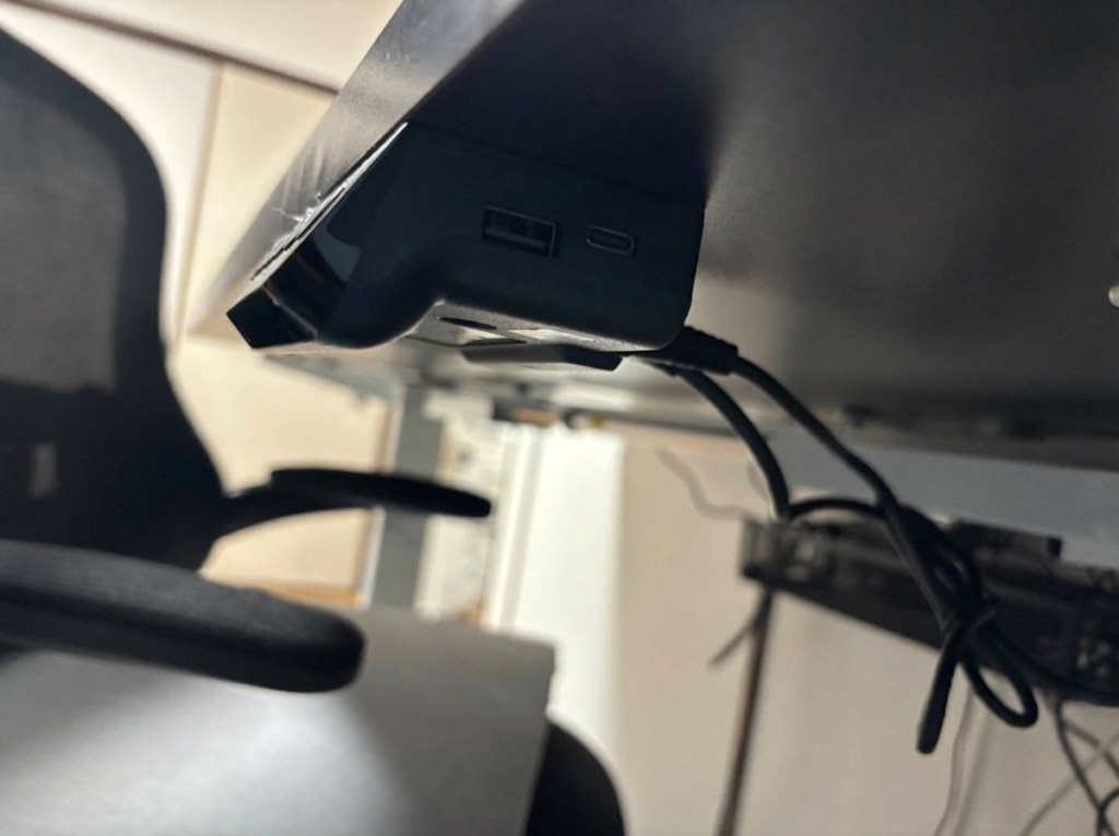 コントローラー脇のUSBポート