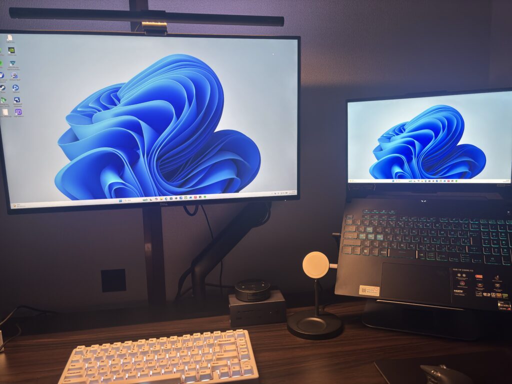 今回購入したモニタースタンド