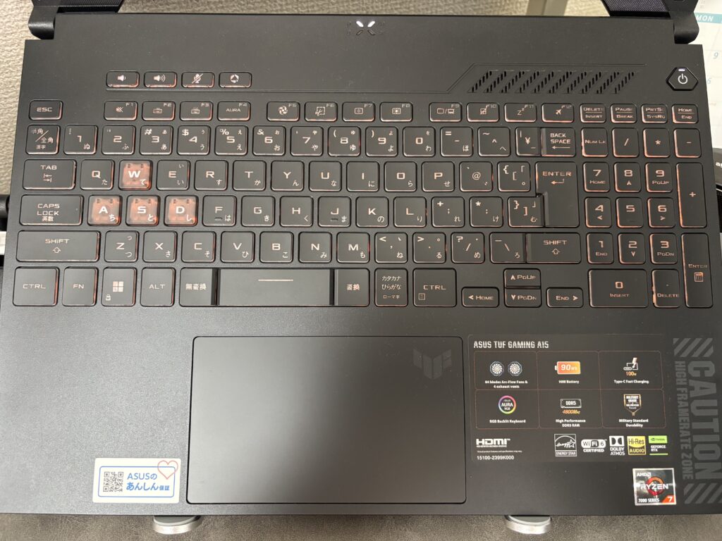 キーボードの見た目とWASDのキーの色の違い